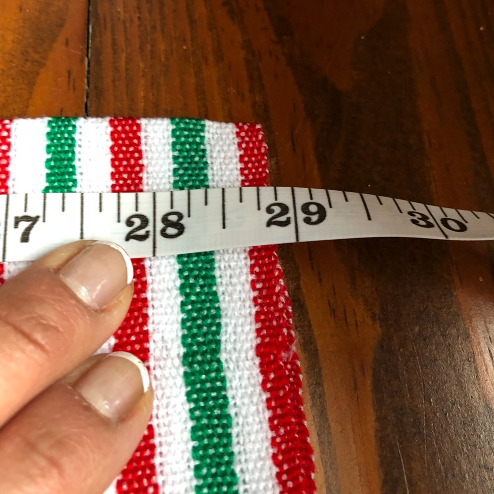 Beautiful Handmade Red, Green, White Scarf 🧣 - Picture 5 of 6
